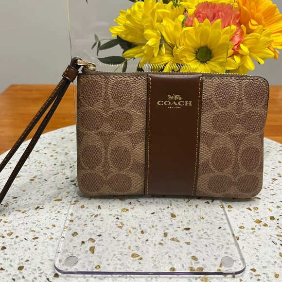 NWT Coach Brown Wristlet Bag - Picture 2 of 8